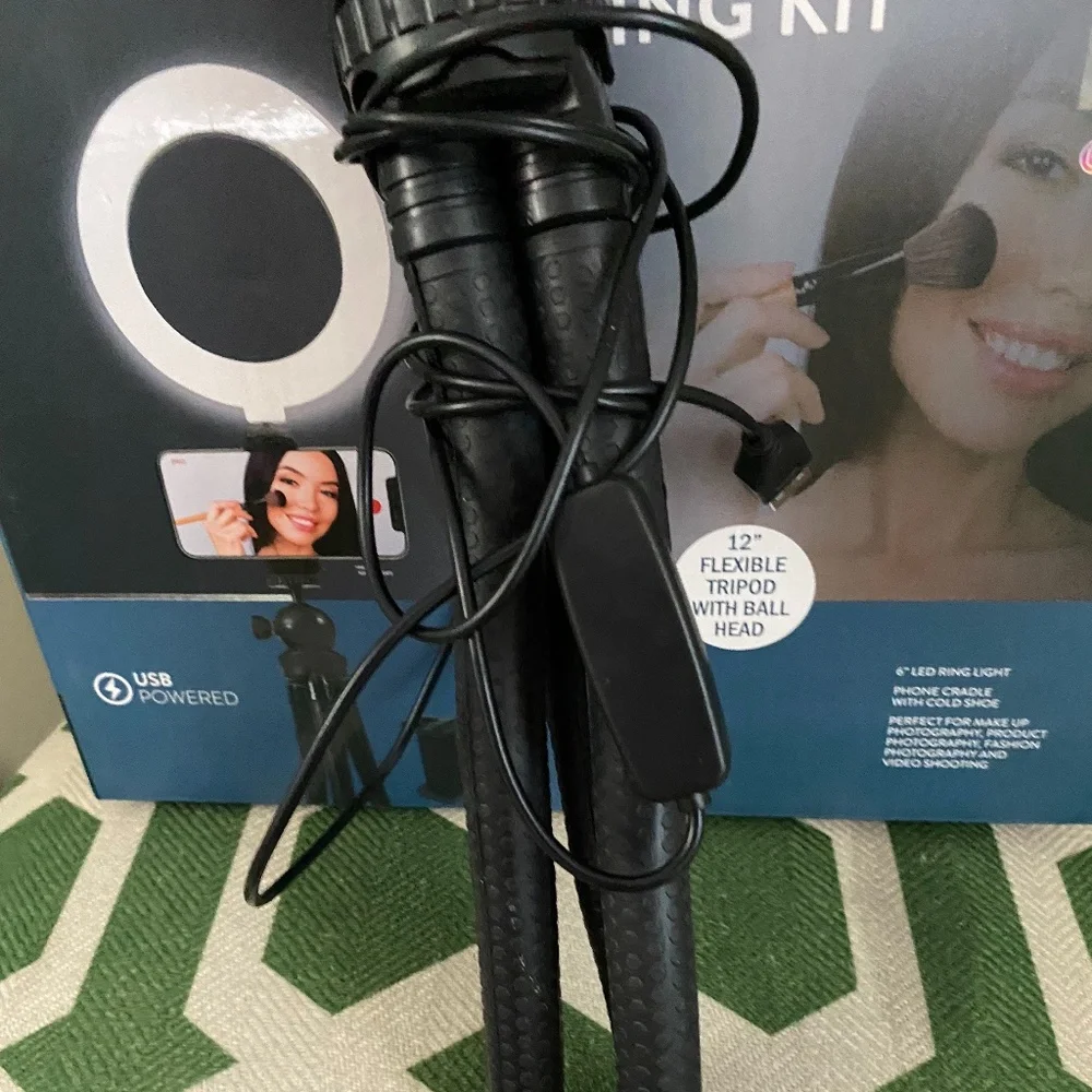 Vivitar 12 tripod