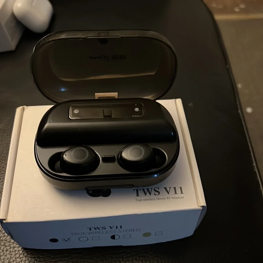 TWS V11 ear plugs