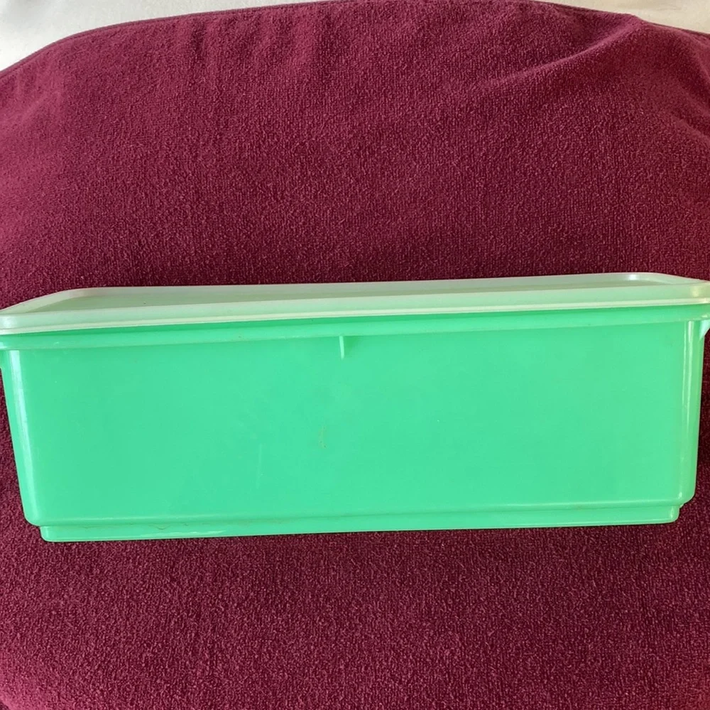 Tupperware celery bread