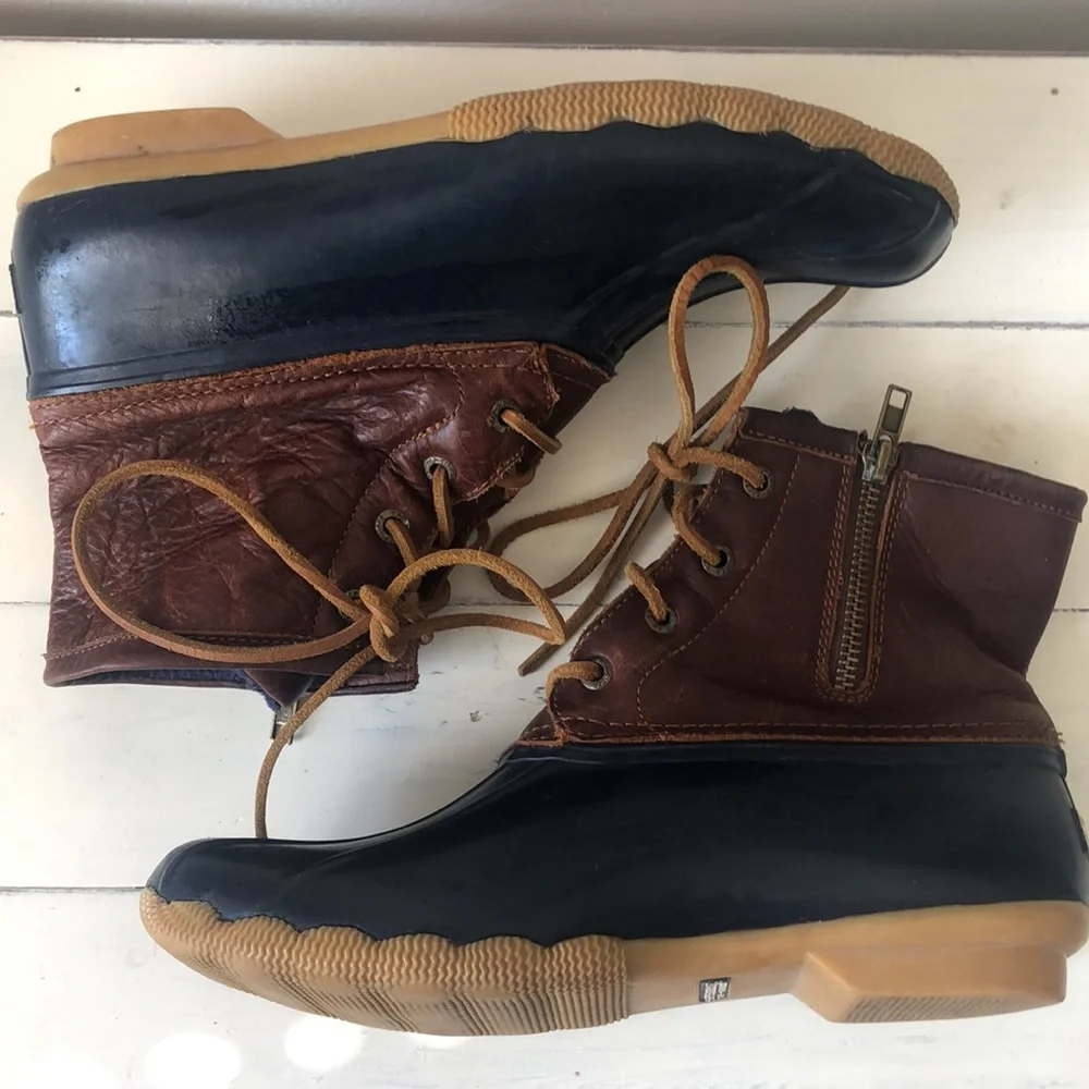 Sperry Saltwater Topsider Leather Women’s Snow Duck Boots in Navy Blue Sz 8.5