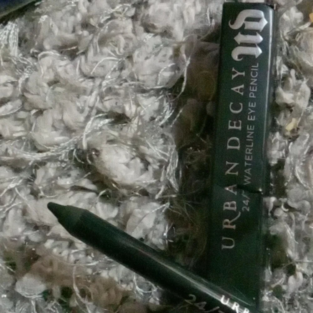 Urban Decay legend shade