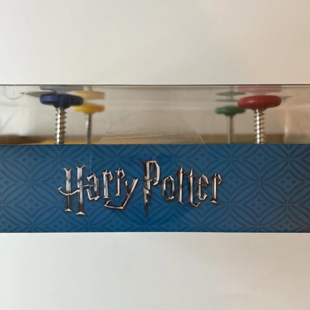 Williams Sonoma potter cutters crest