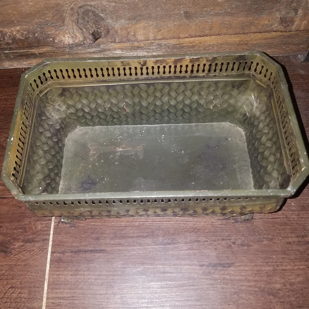 Vintage Bathroom Vanity Basket Metal.
