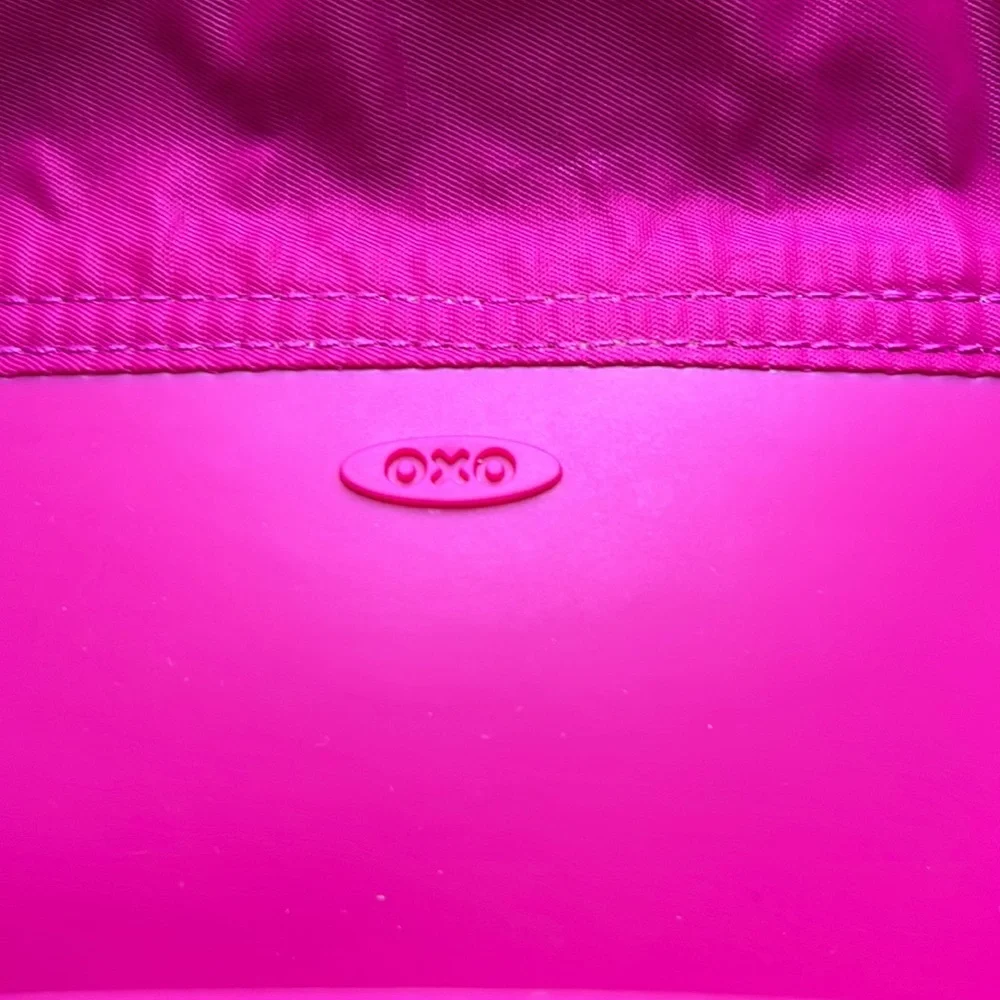 Oxo months silicone