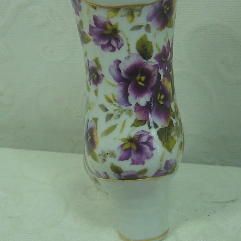 Porcelain high heel shoe vase with violets--6