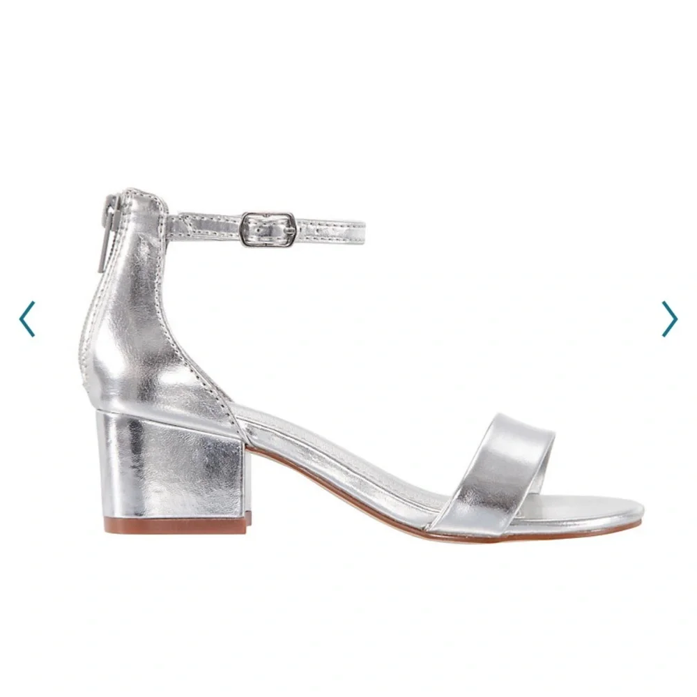 Touch of Nina shoe features
