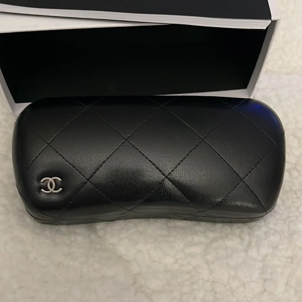 CHANEL sunglasses excellent
