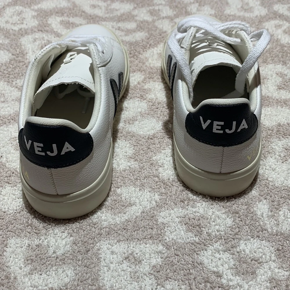 Veja size no black