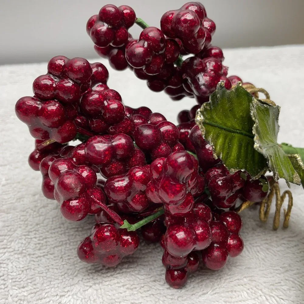 EUC S/4 Acrylic Berry Bunches, Deep Red, Green Stems/Leaves, 11