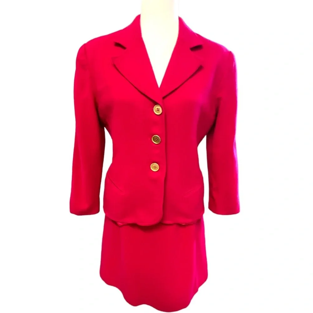 Christian Dior Vintage Skirt Suit in a beautiful Shade of Pink Size 10