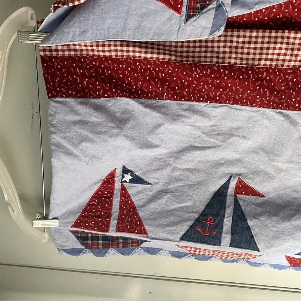 Unbranded window valance