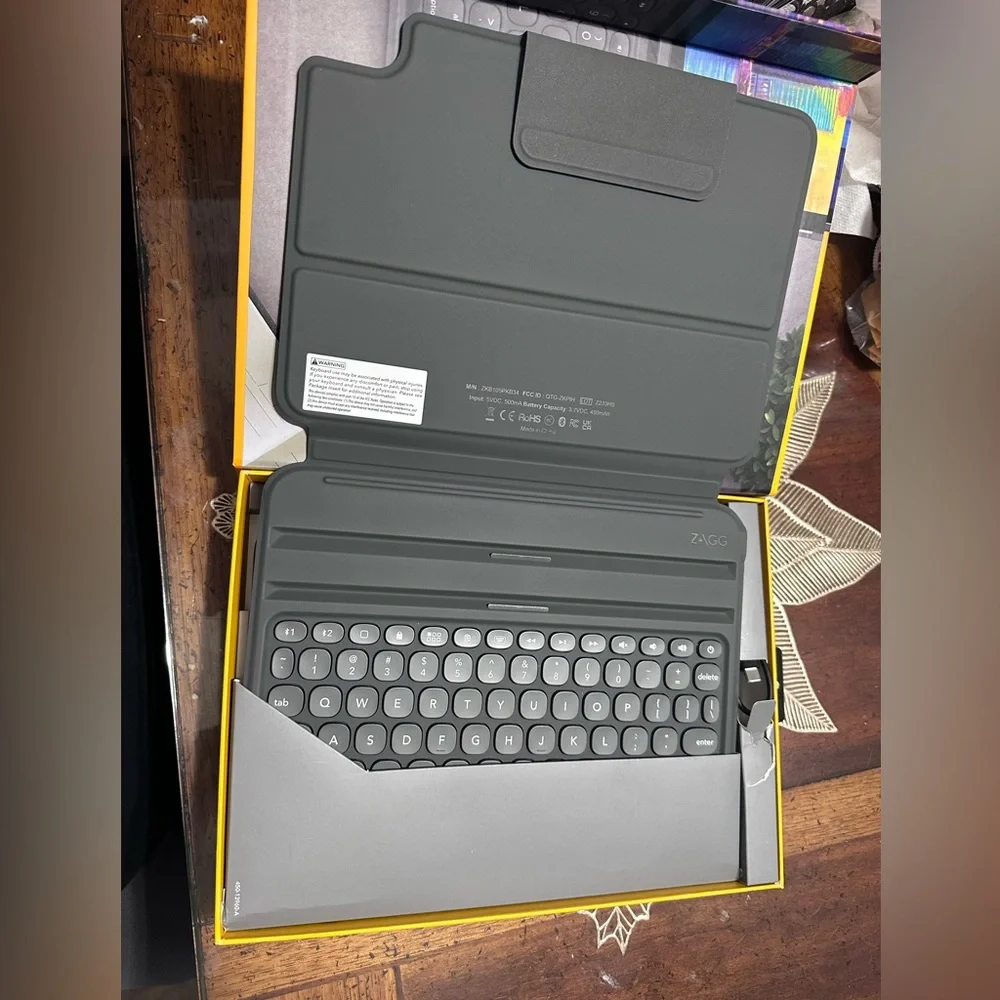 Zagg easy keys typing