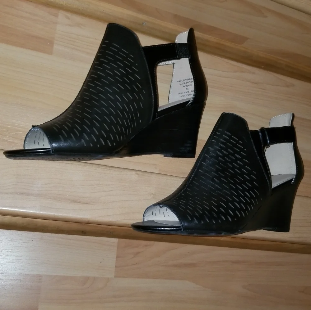 Adrienne Vittadini brand new