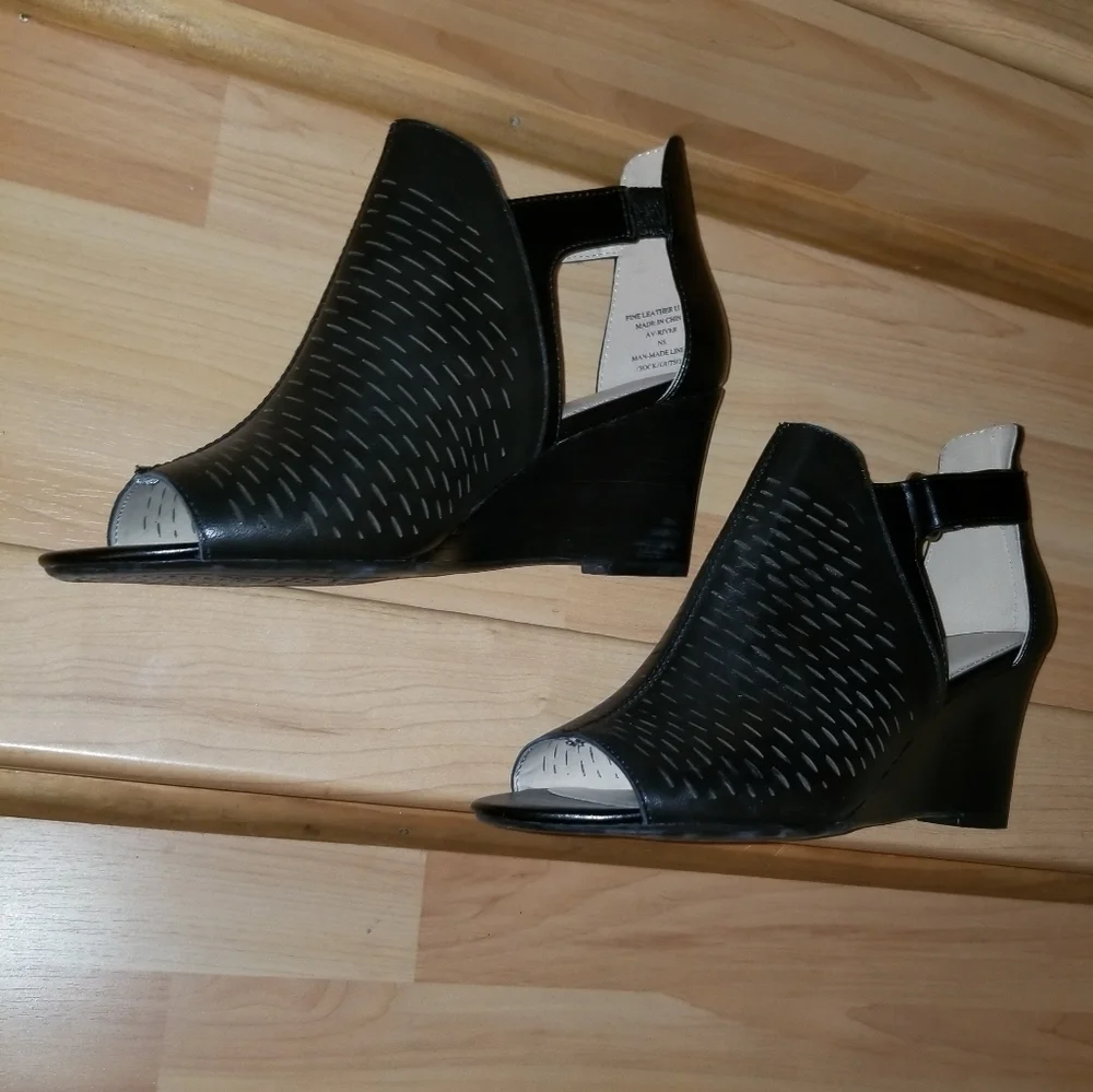 Adrienne Vittadini brand new