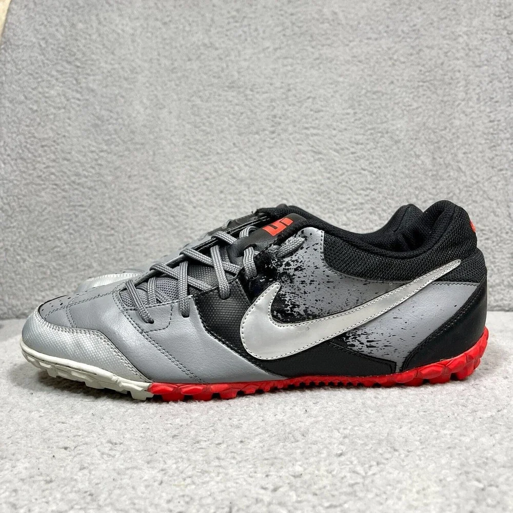 Nike size picture toe