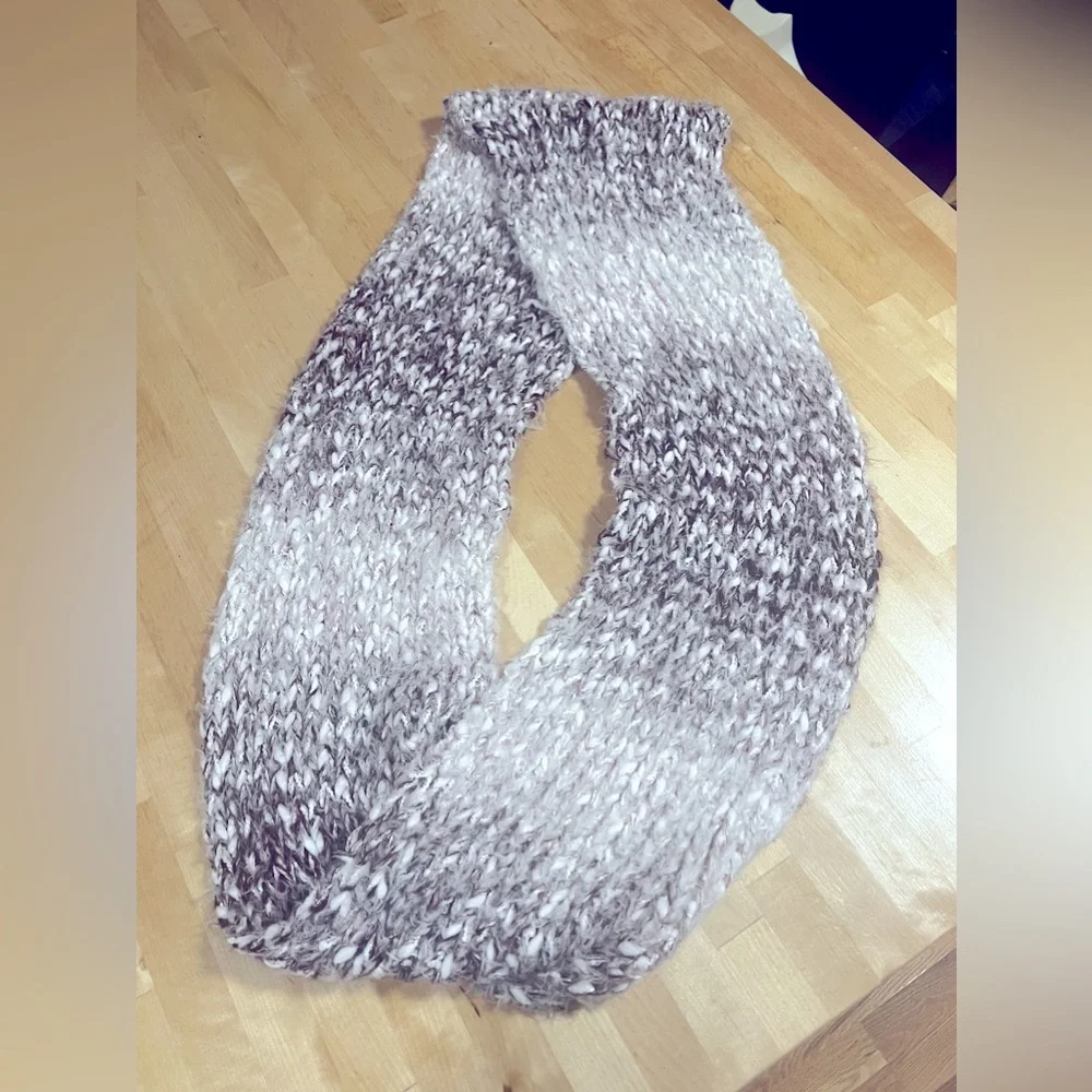 NWT Sonoma Infinity Woven Scarf