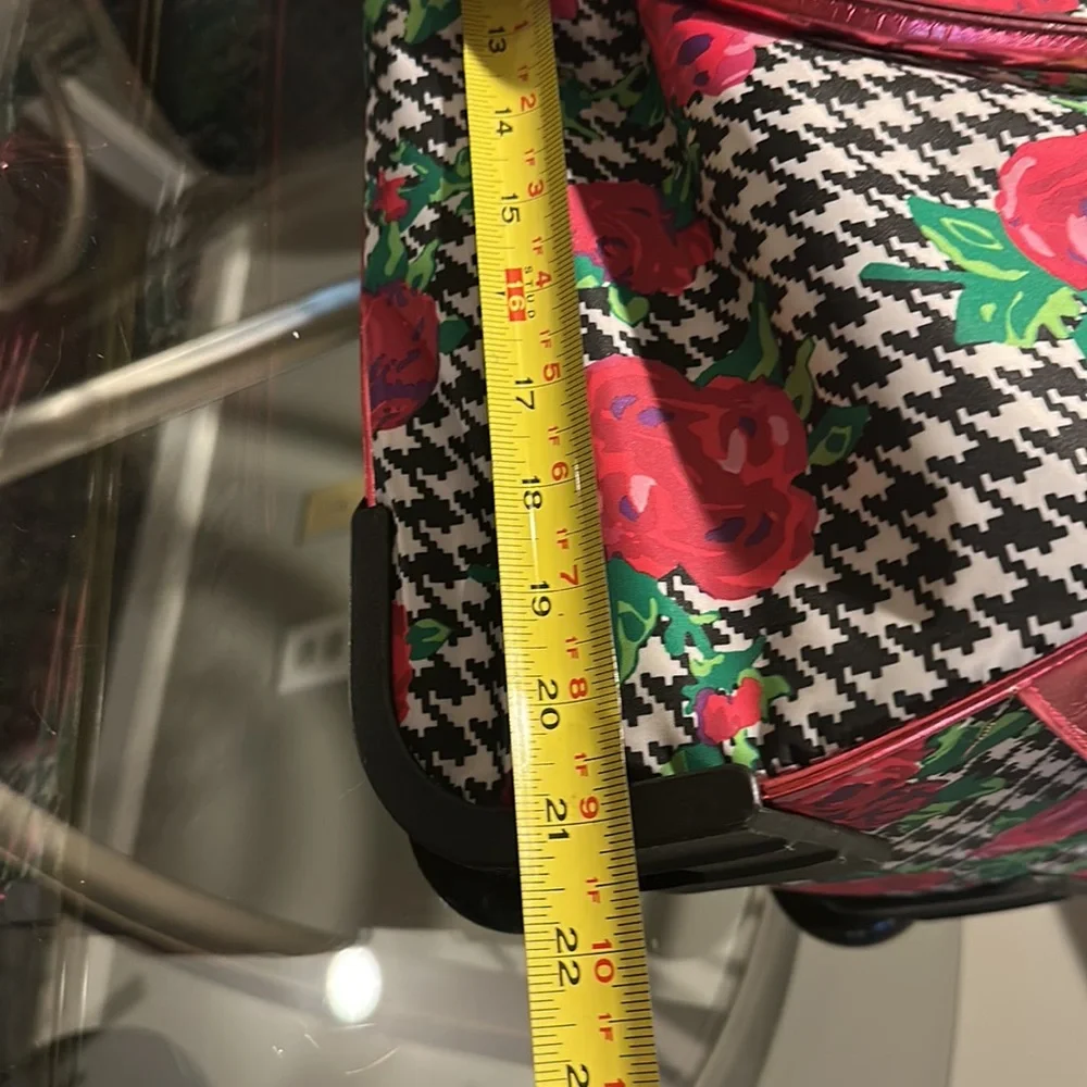 Betsey Johnson carryon rose