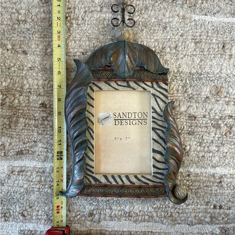 Sandstone Designs beautiful frame