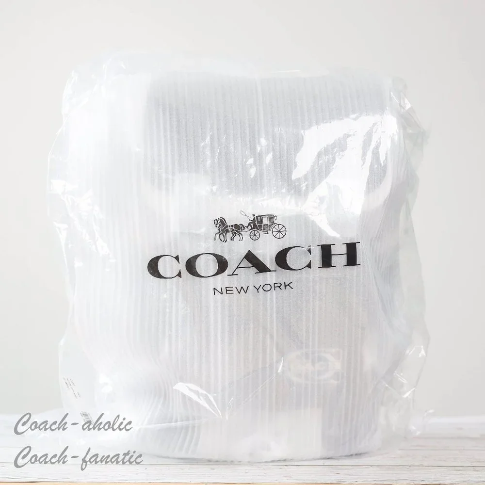 Coach nwt cl945