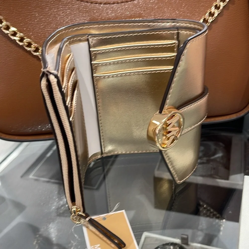 MICHAEL KORS CARMEN MEDIUM LOGO AND FAUX LEATHER WALLET PALE GOLD NWT