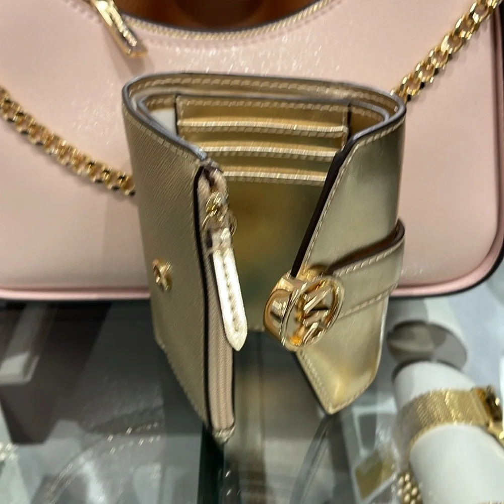 MICHAEL KORS CARMEN MEDIUM LOGO AND FAUX LEATHER WALLET PALE GOLD NWT