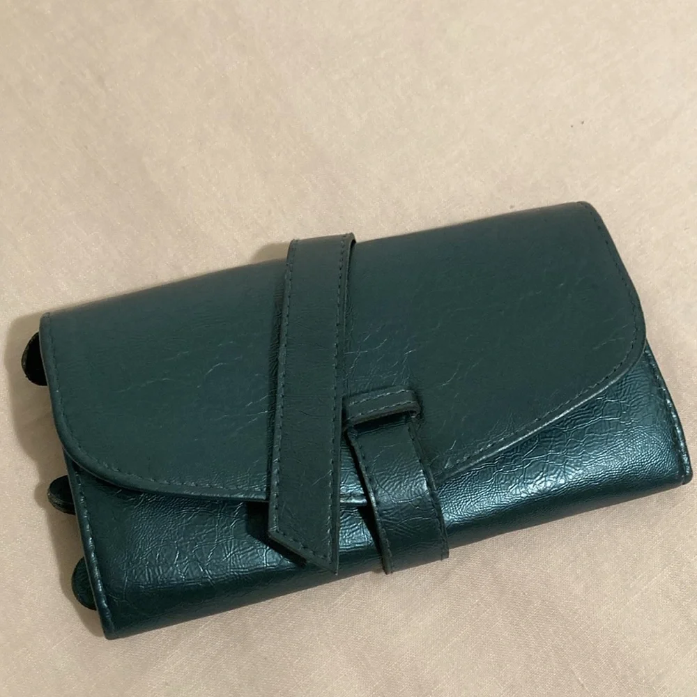 Mele & Co brand mele