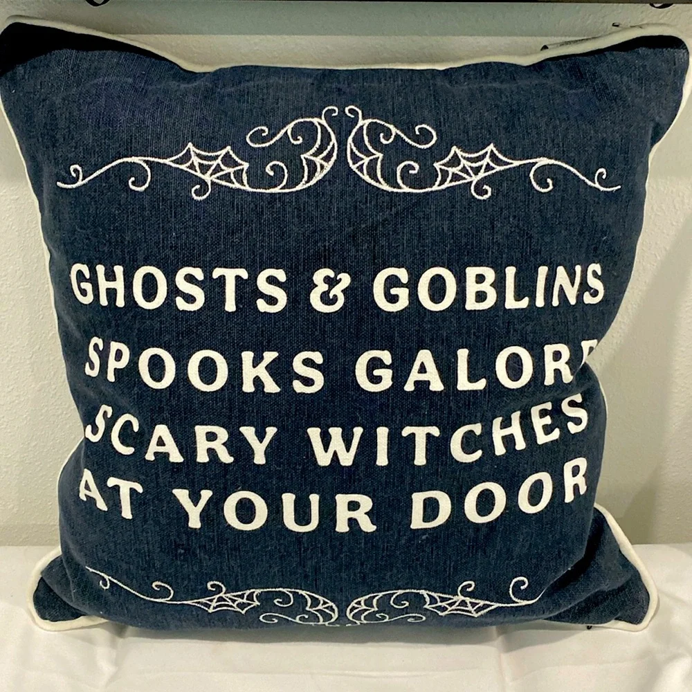 NWOT Ghosts & Goblins Cotton Decorative Throw Pillow by Full Moon Home 20 x 20