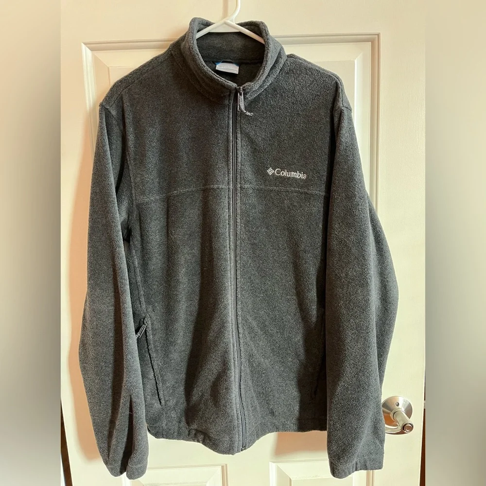 Columbia zip up fleece jacket size Medium