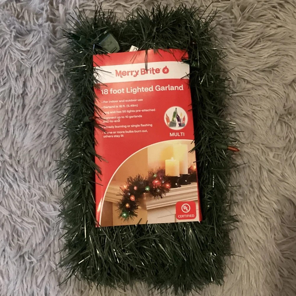 Merry Brite 18 Foot Lighted Garland New