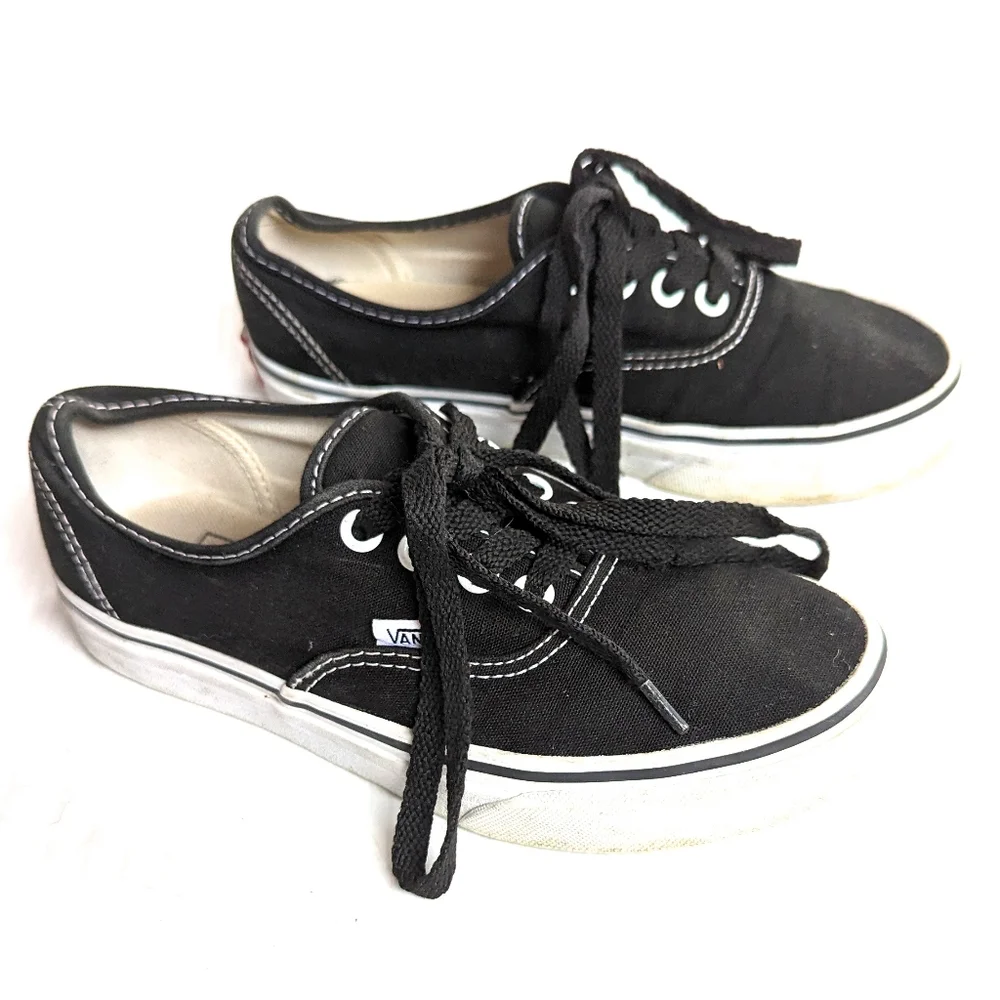 VANS authentic traditional black canvas skate shoes sneakers