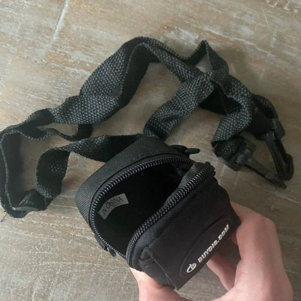 N/A velcro pocket