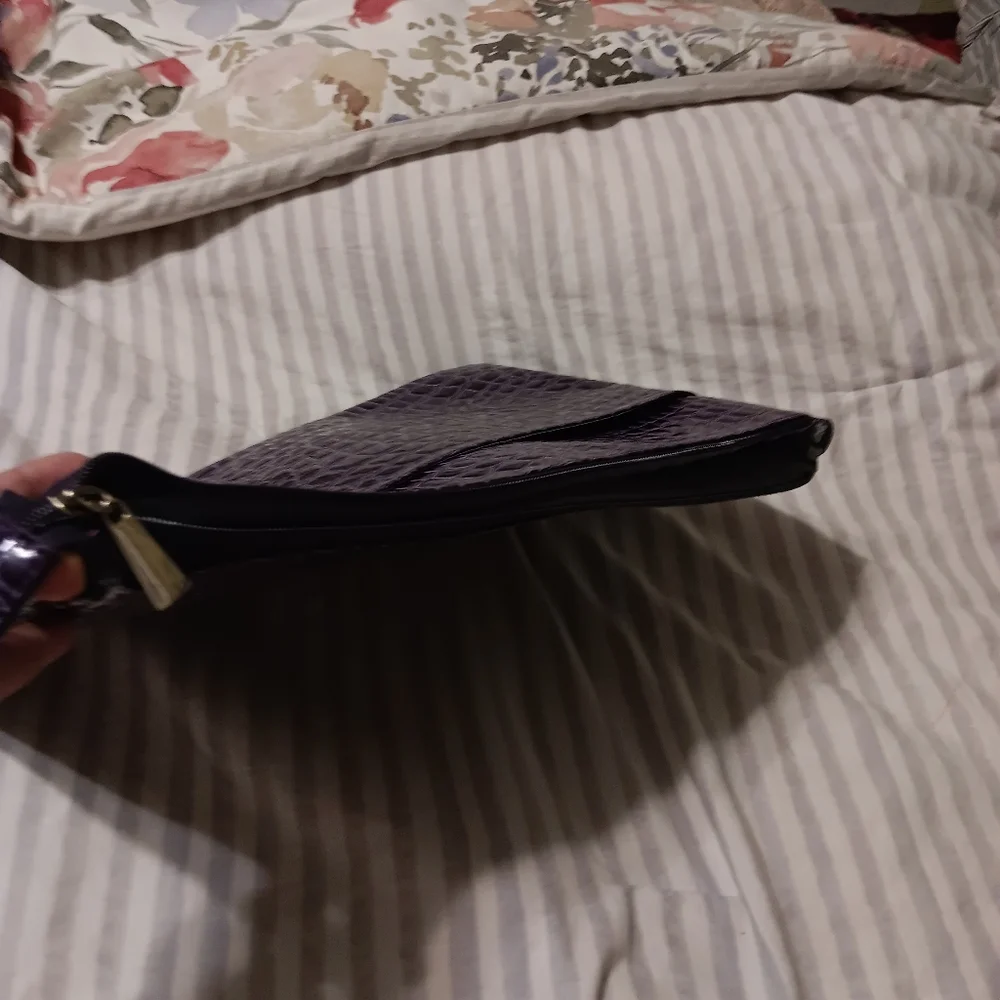 Small computer 🧜‍♀️ purple bag crocodile print