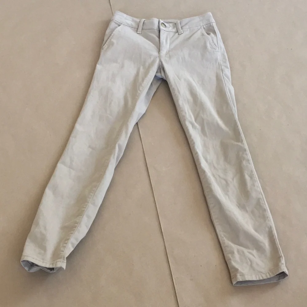 American Eagle Denim Super Stretch Skinny Pant - Desert Sand - Size 0 SHORT