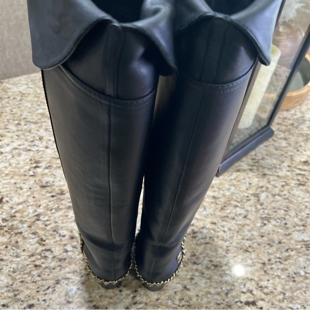 CHANEL calfskin knee