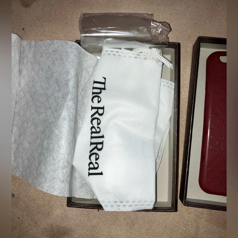 gucci iphone