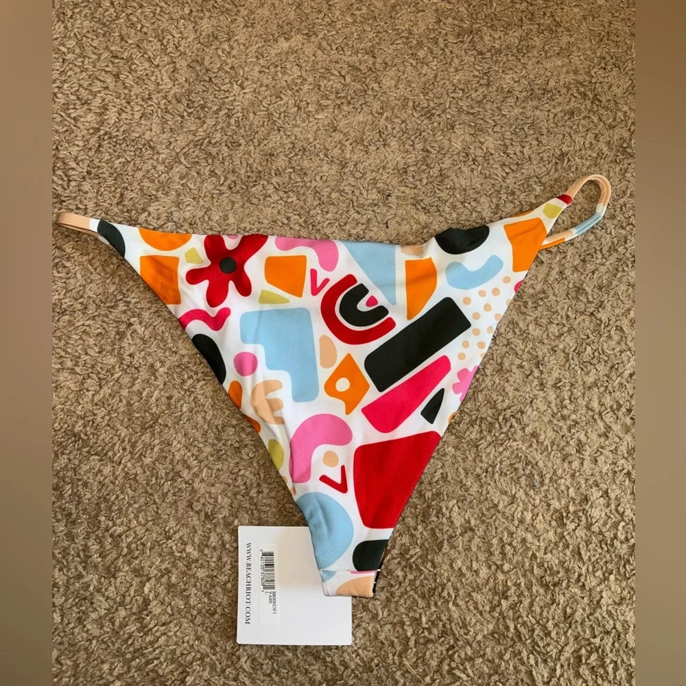 Beach Riot •size large