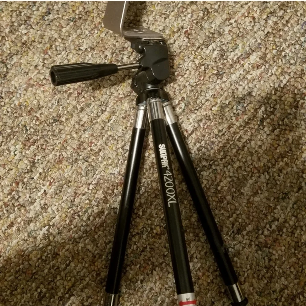 N/A tripod extends