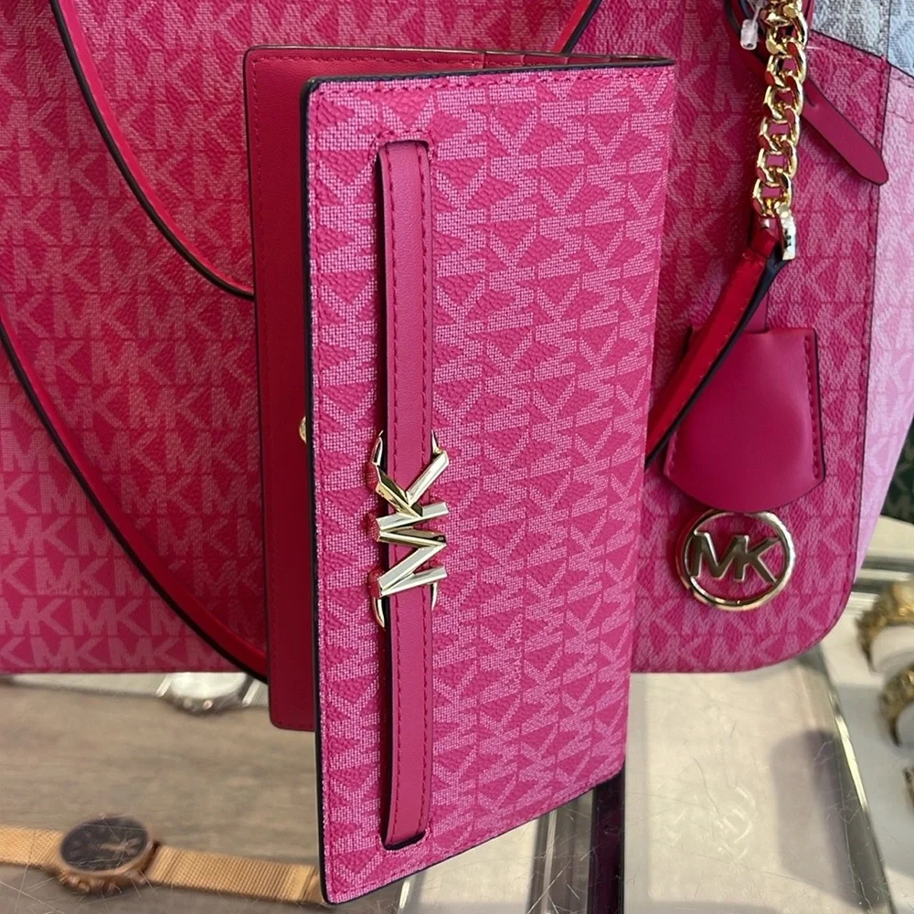 MICHAEL KORS Reed Large Snap Signature Wallet Electric Pink NWT