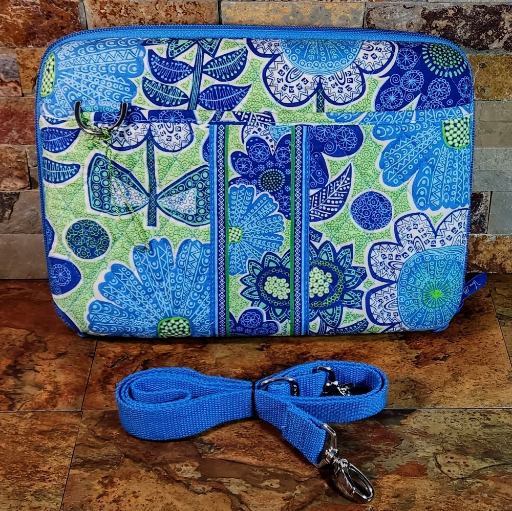 Mini - I-Pod / Laptop Carry Case • Doodle Daisy Pattern • Padded Quilted Case