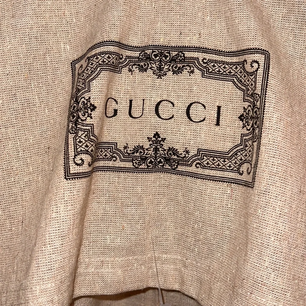Gucci height 43