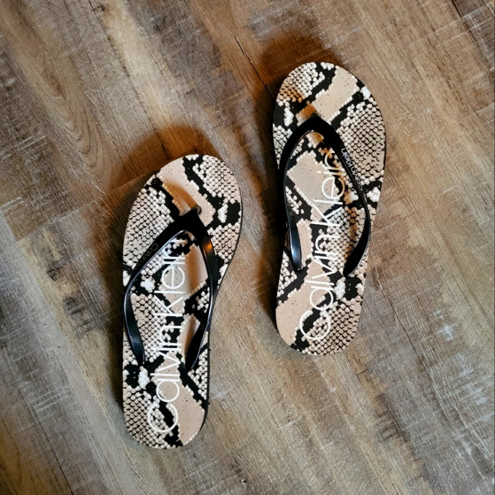 Calvin Klein Python Print Flip Flops NWOT size 6