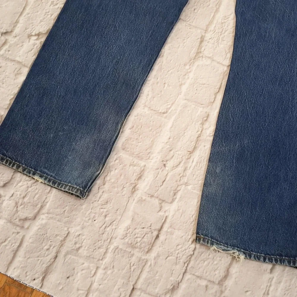 Levis levi button
