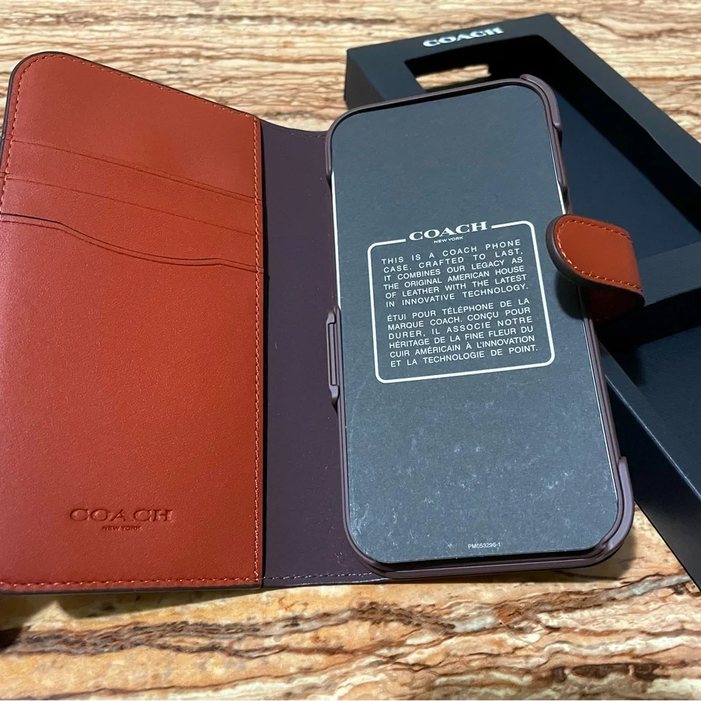 Coach phonecase brown