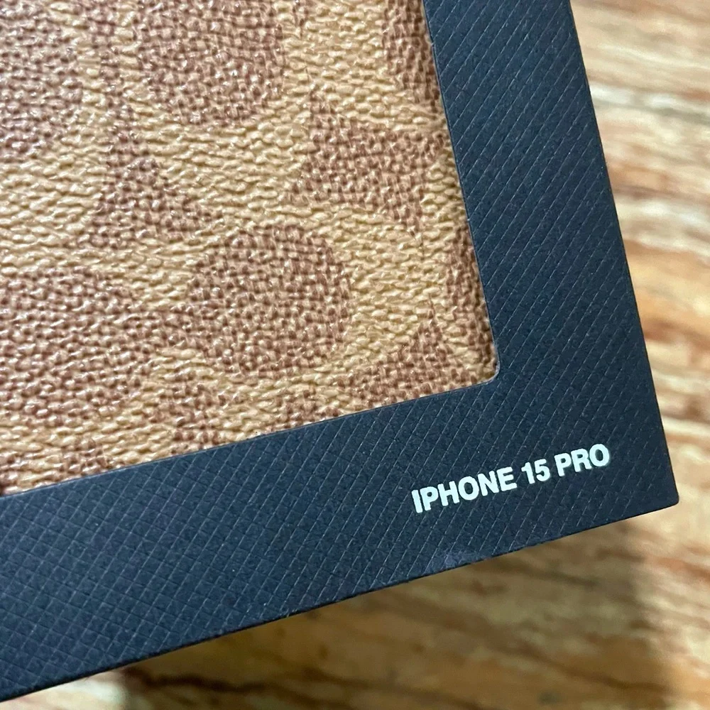 Coach phonecase brown