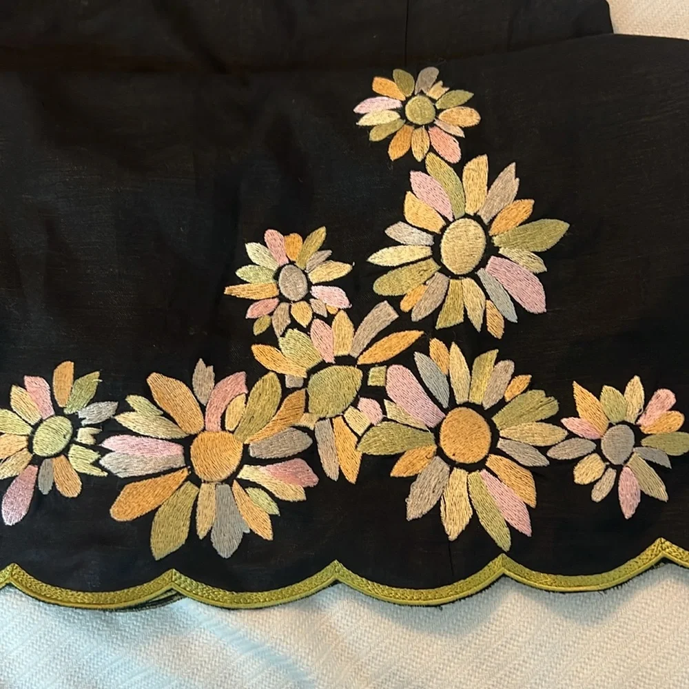 Jessica Howard beautiful embroidery