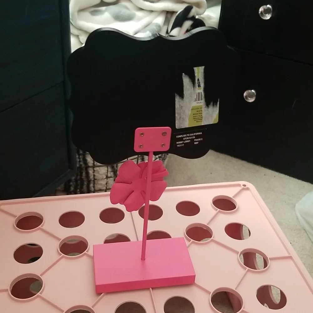 no brand flower desk