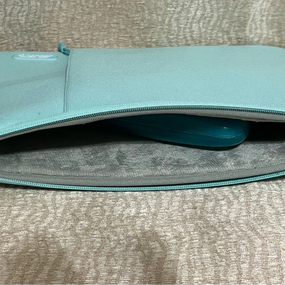 Laptop Case. NWOT 14” x 10.5”