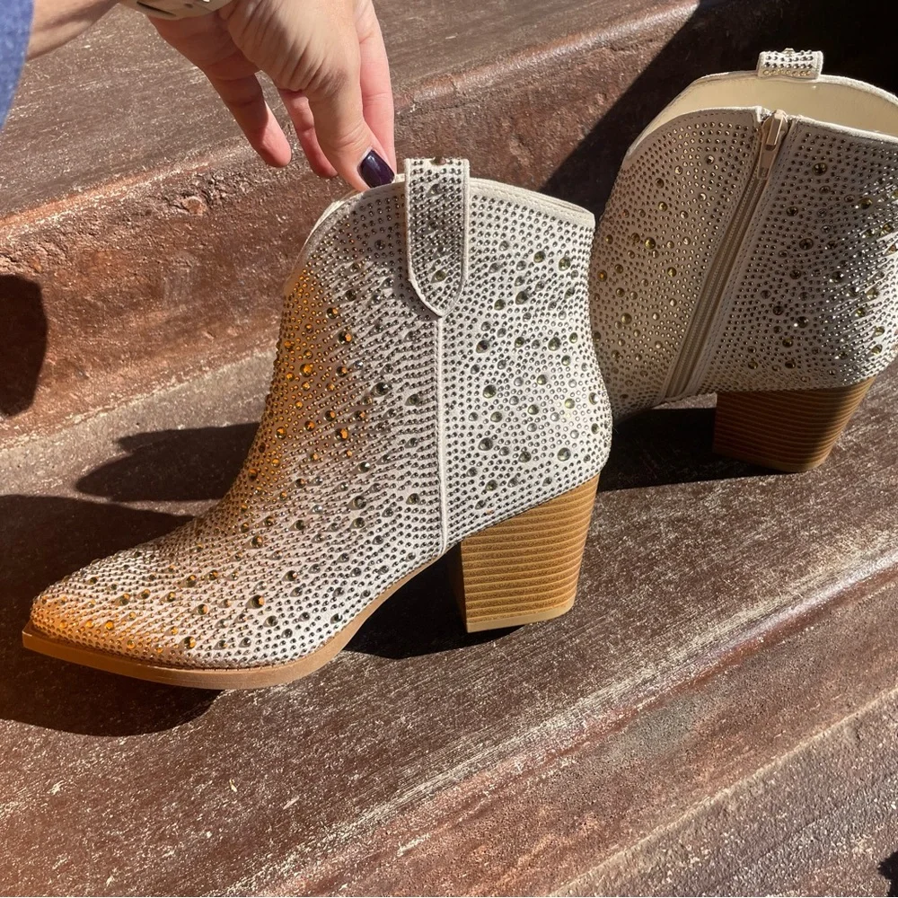 Boutique nwot cream