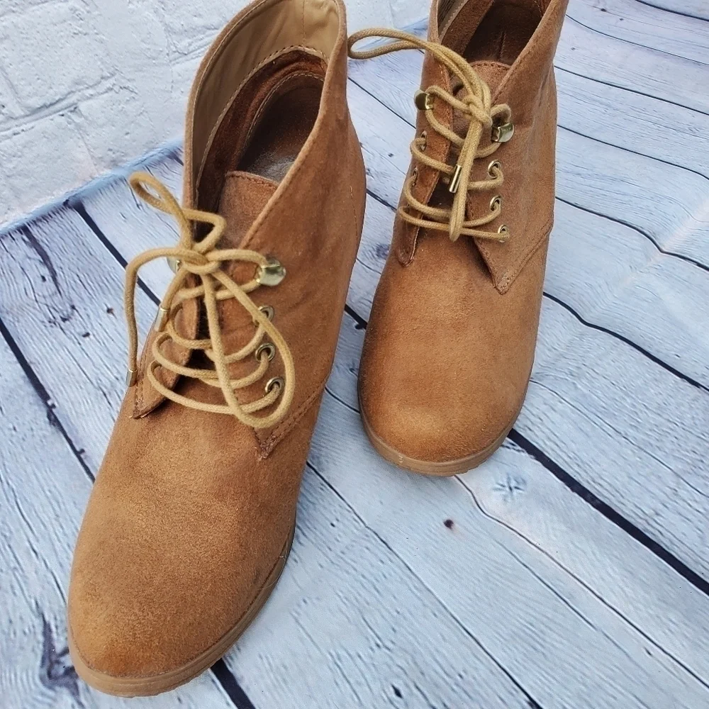 Merona suade wedge