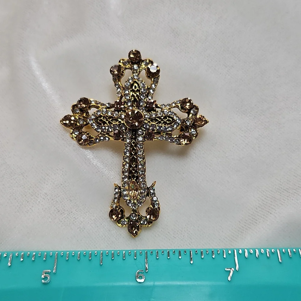 Women's Rhinestone Cross Brooch Retro Style Pin Gold Tone NWOT Elegant Fashion
